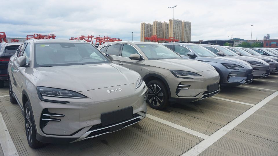 Quality used EVs sourced from China, ready for export to Nigeria